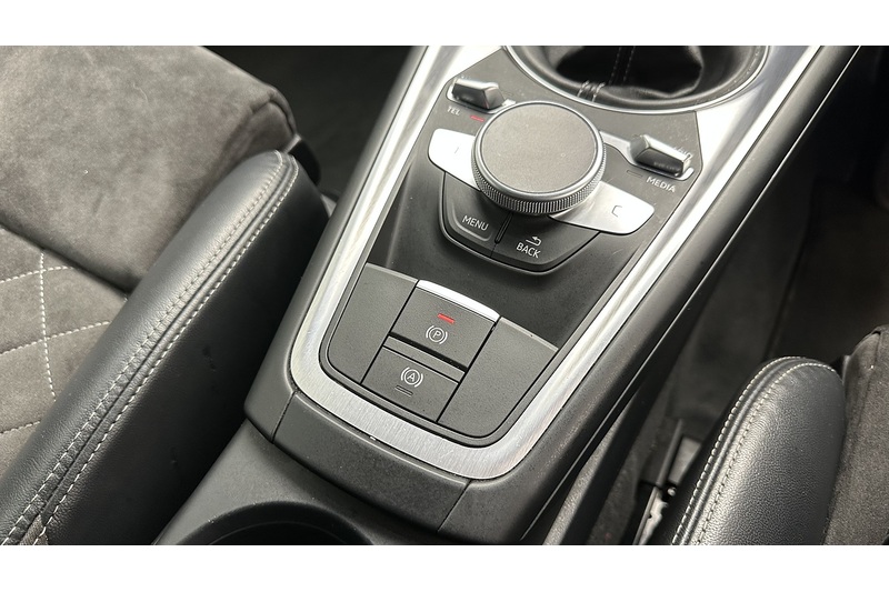 Audi TT TFSI S line - U2942