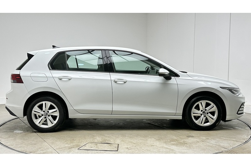 Volkswagen Golf TSI Life - U2955