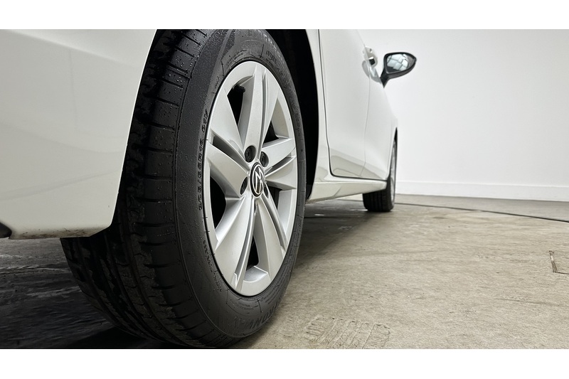 Volkswagen Golf TSI Life - U2955