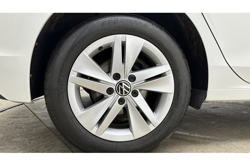 Volkswagen Golf TSI Life - U2955