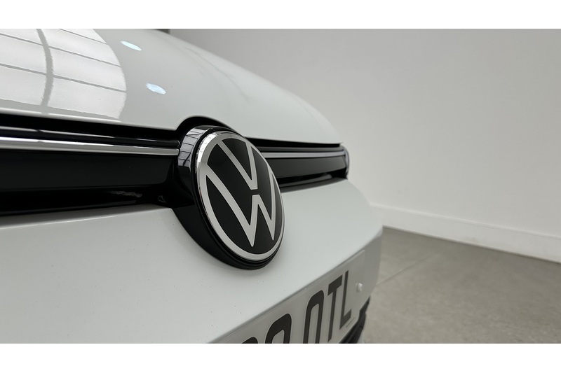 Volkswagen Golf TSI Life - U2955