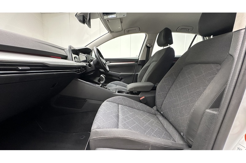 Volkswagen Golf TSI Life - U2955