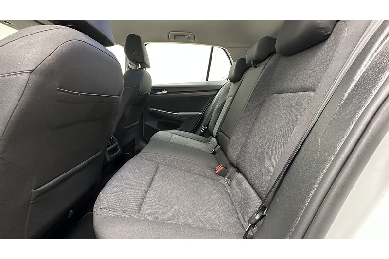 Volkswagen Golf TSI Life - U2955