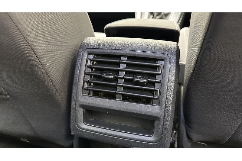 Volkswagen Golf TSI Life - U2955