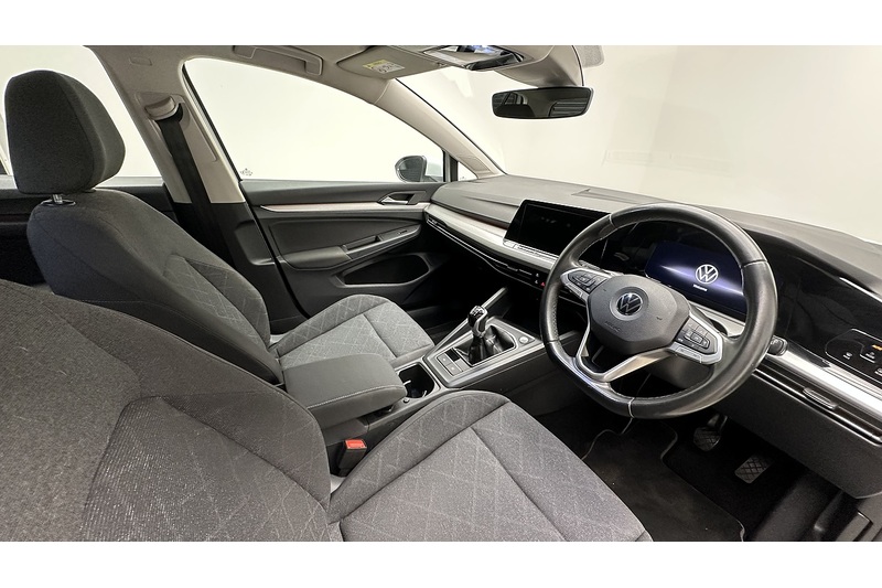 Volkswagen Golf TSI Life - U2955