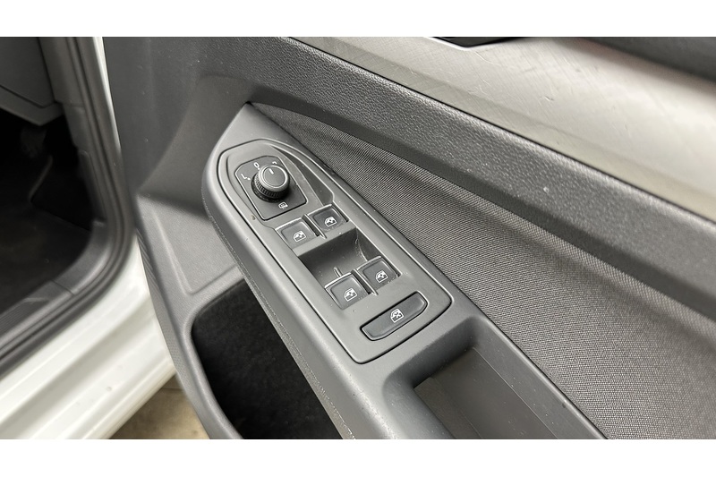 Volkswagen Golf TSI Life - U2955