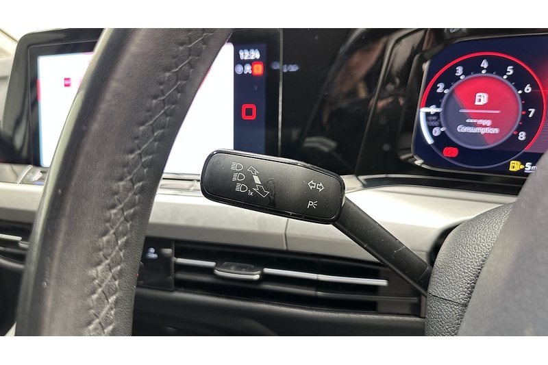 Volkswagen Golf TSI Life - U2955
