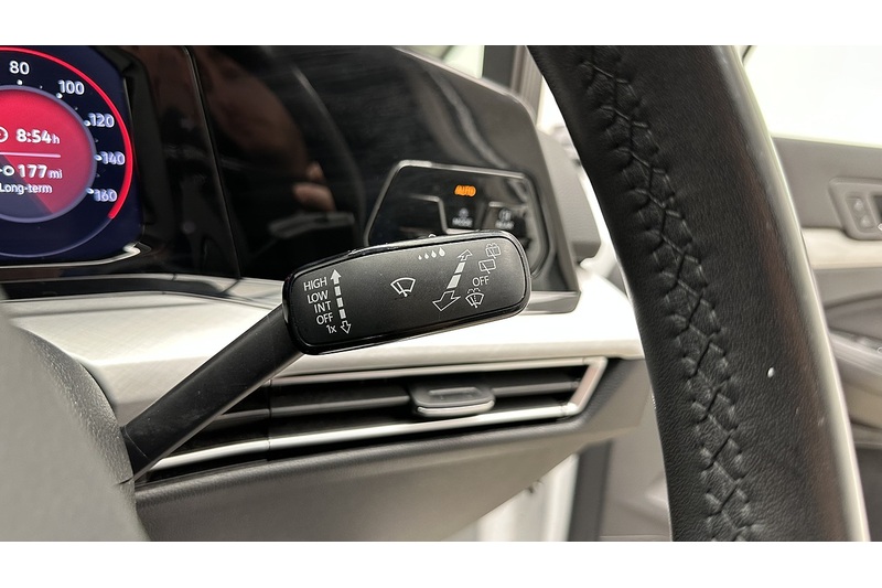 Volkswagen Golf TSI Life - U2955