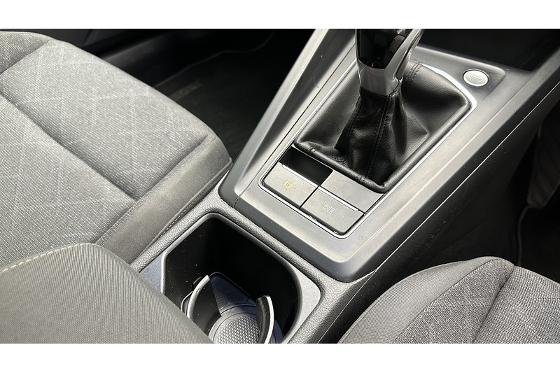 Volkswagen Golf TSI Life - U2955