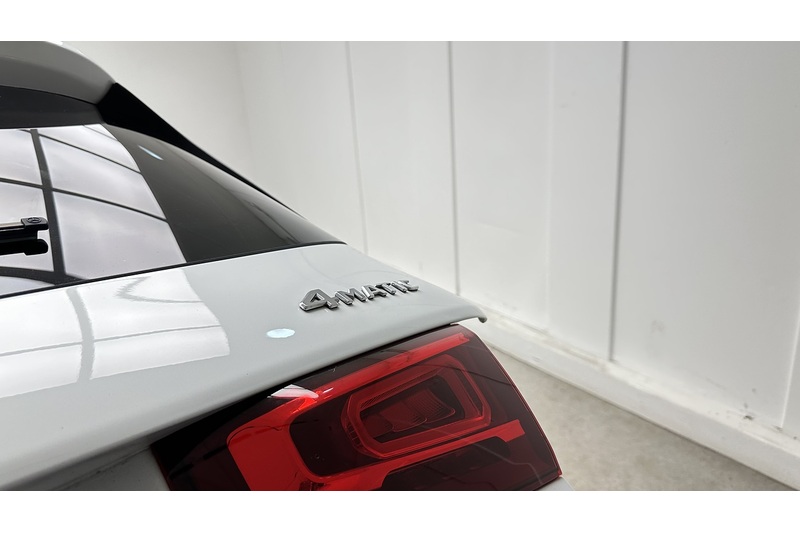 Mercedes-Benz GLB GLB220d AMG Line - U2957