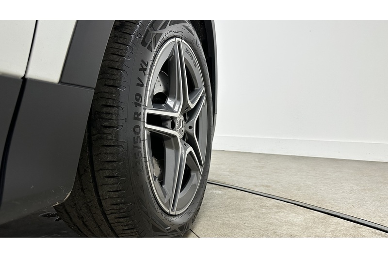 Mercedes-Benz GLB GLB220d AMG Line - U2957