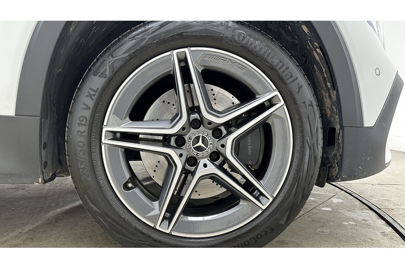 Mercedes-Benz GLB GLB220d AMG Line - U2957