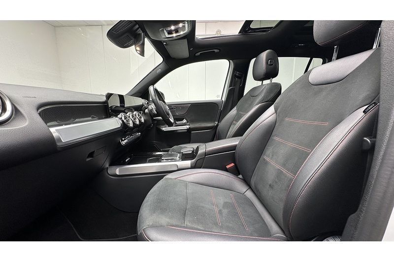 Mercedes-Benz GLB GLB220d AMG Line - U2957