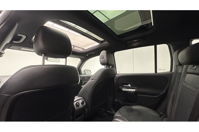 Mercedes-Benz GLB GLB220d AMG Line - U2957