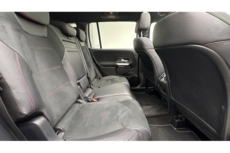 Mercedes-Benz GLB GLB220d AMG Line - U2957