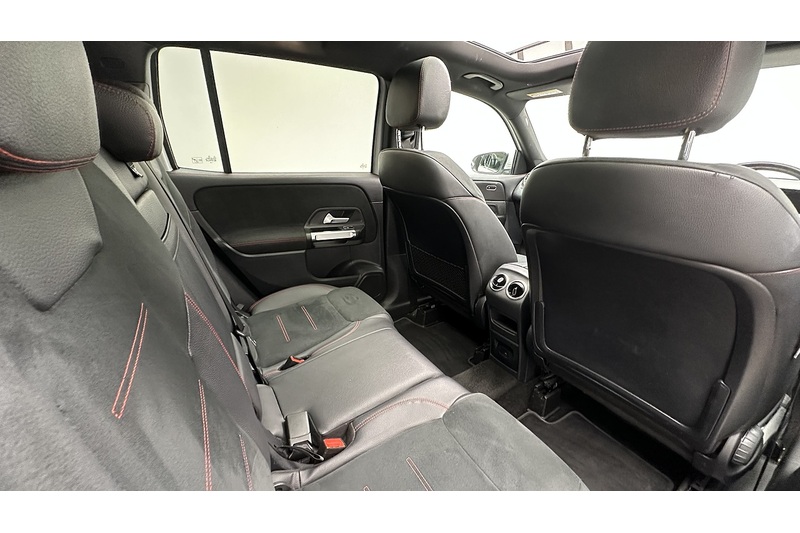 Mercedes-Benz GLB GLB220d AMG Line - U2957