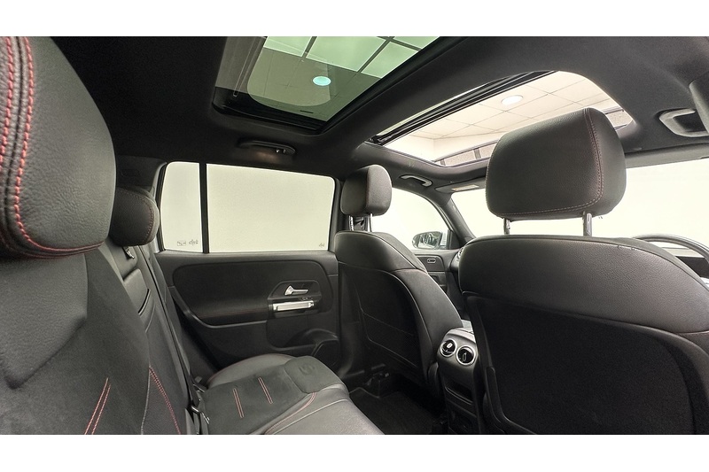 Mercedes-Benz GLB GLB220d AMG Line - U2957