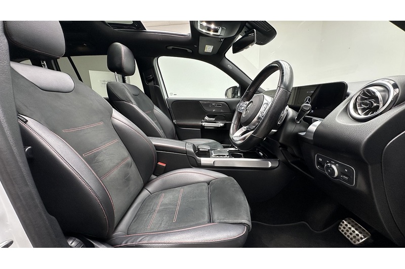 Mercedes-Benz GLB GLB220d AMG Line - U2957