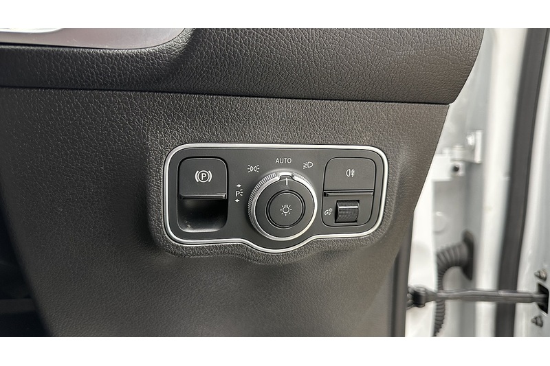 Mercedes-Benz GLB GLB220d AMG Line - U2957