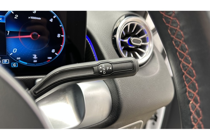 Mercedes-Benz GLB GLB220d AMG Line - U2957