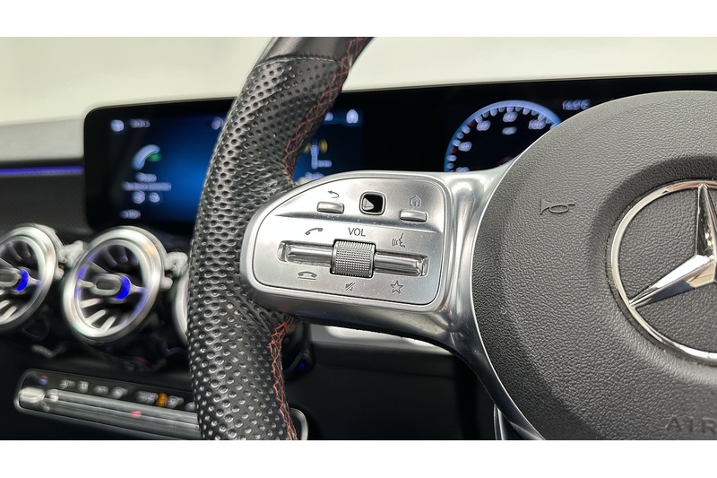 Mercedes-Benz GLB GLB220d AMG Line - U2957