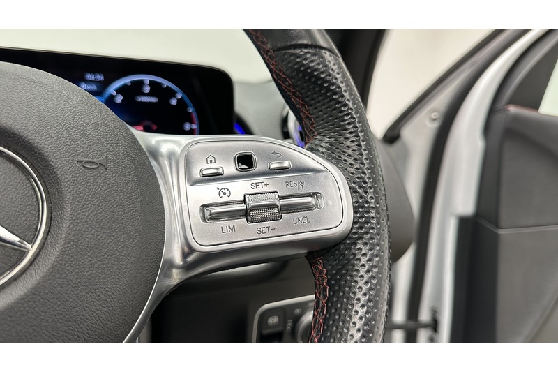 Mercedes-Benz GLB GLB220d AMG Line - U2957