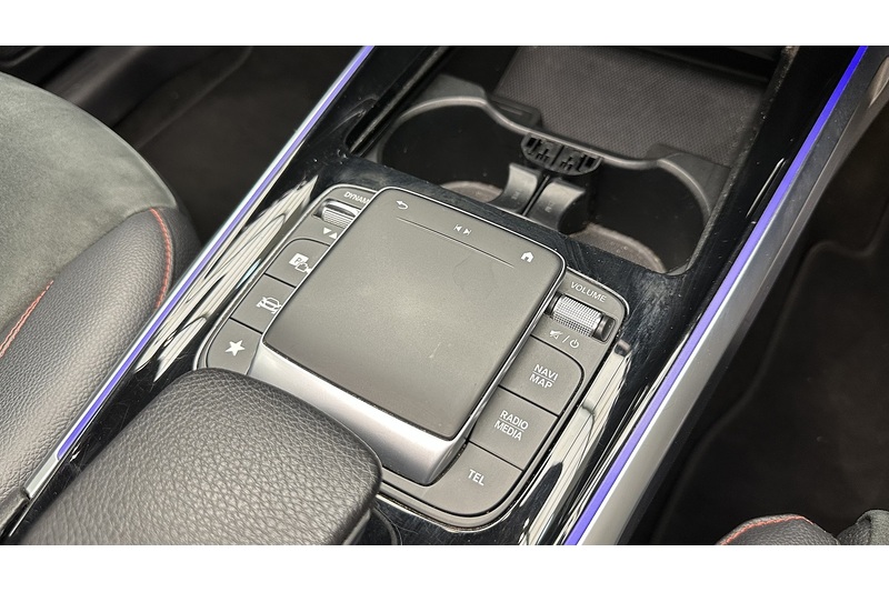 Mercedes-Benz GLB GLB220d AMG Line - U2957