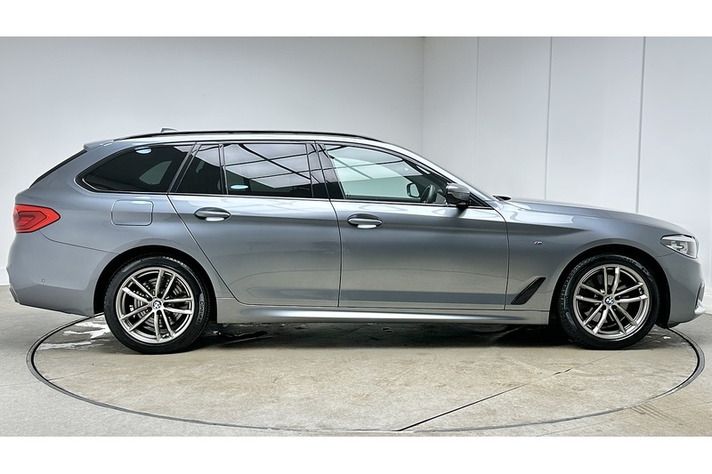 BMW 5 Series 520d M Sport - U2958