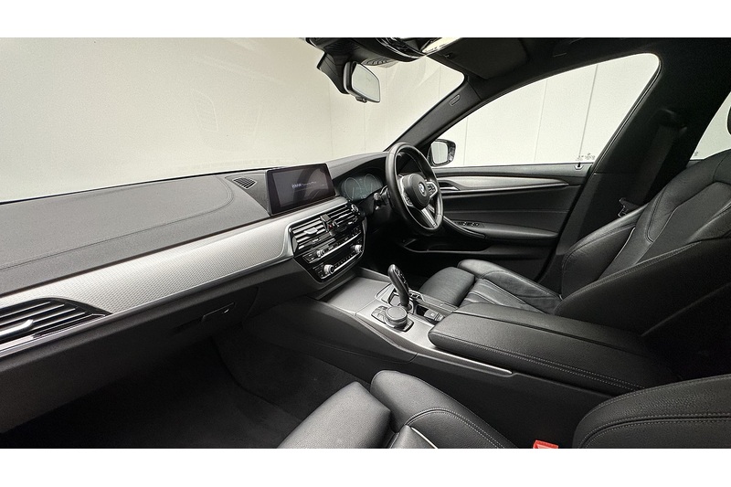 BMW 5 Series 520d M Sport - U2958