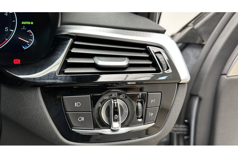 BMW 5 Series 520d M Sport - U2958