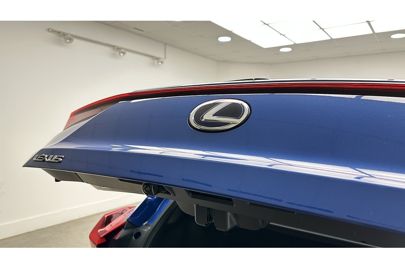 Lexus UX 250h Takumi - U2959