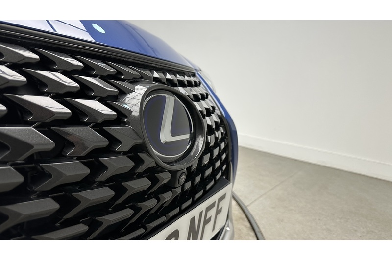 Lexus UX 250h Takumi - U2959