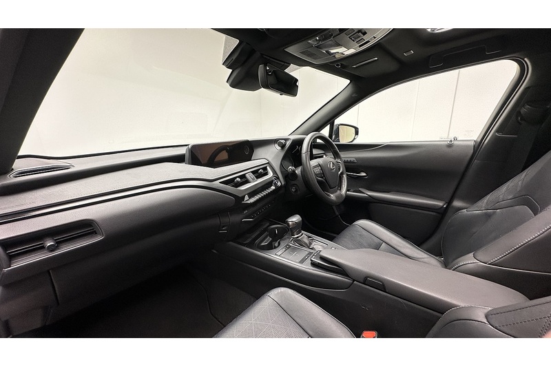 Lexus UX 250h Takumi - U2959