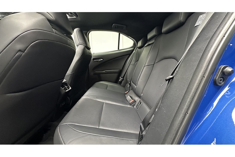 Lexus UX 250h Takumi - U2959
