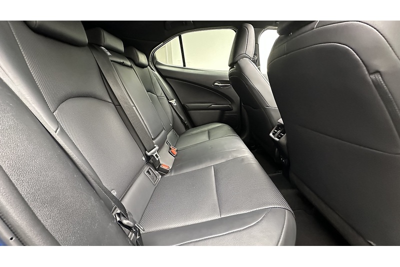 Lexus UX 250h Takumi - U2959
