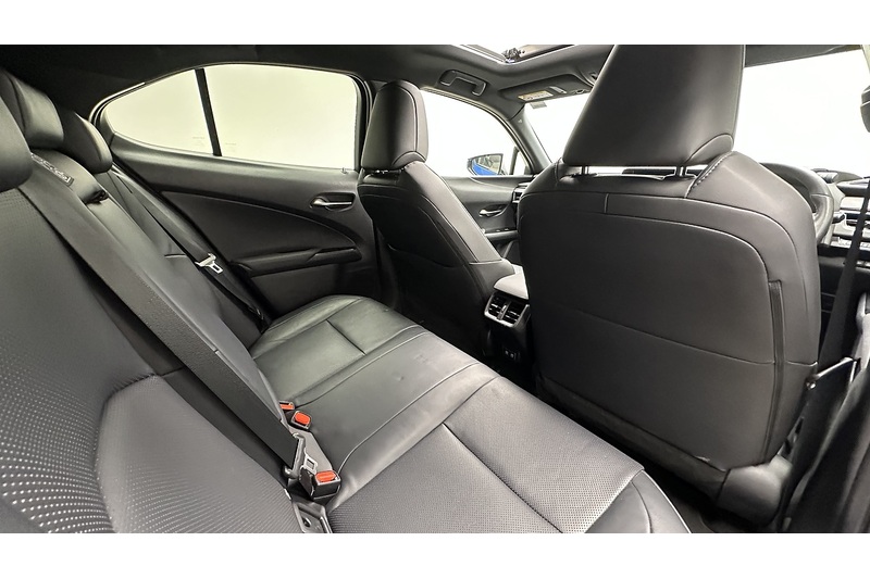 Lexus UX 250h Takumi - U2959