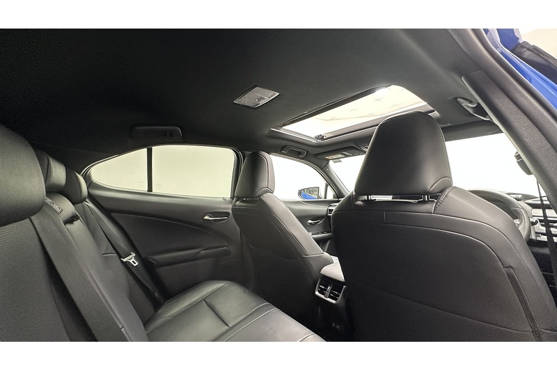 Lexus UX 250h Takumi - U2959