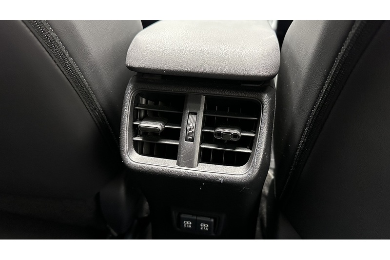 Lexus UX 250h Takumi - U2959