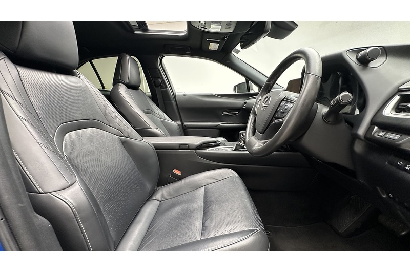 Lexus UX 250h Takumi - U2959