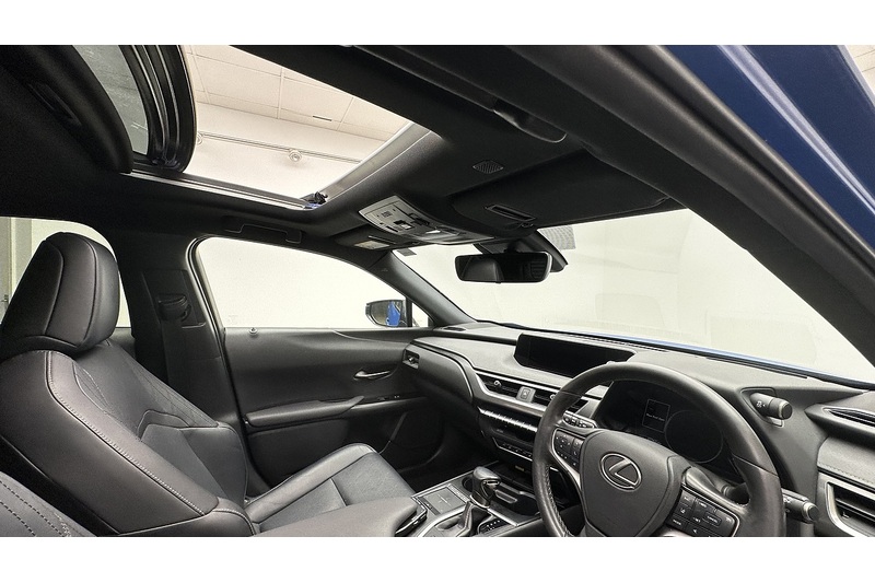 Lexus UX 250h Takumi - U2959