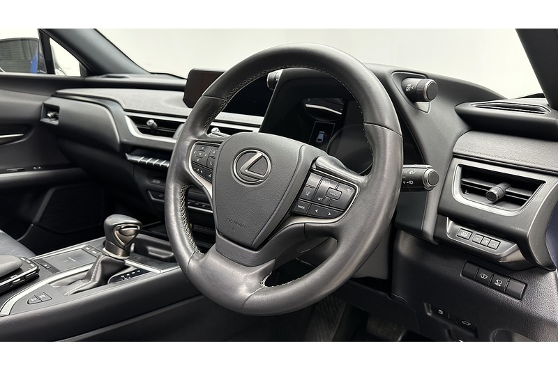 Lexus UX 250h Takumi - U2959