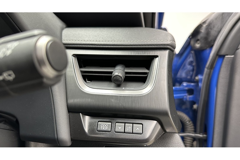 Lexus UX 250h Takumi - U2959