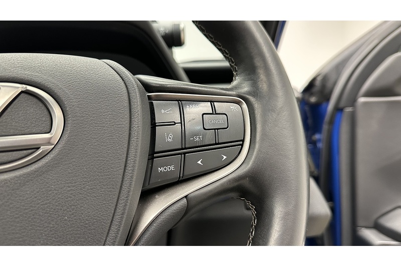 Lexus UX 250h Takumi - U2959