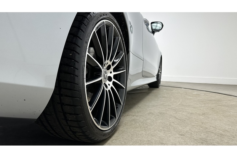 Mercedes-Benz E Class E300h MHEV AMG Line Night Edition - U2960