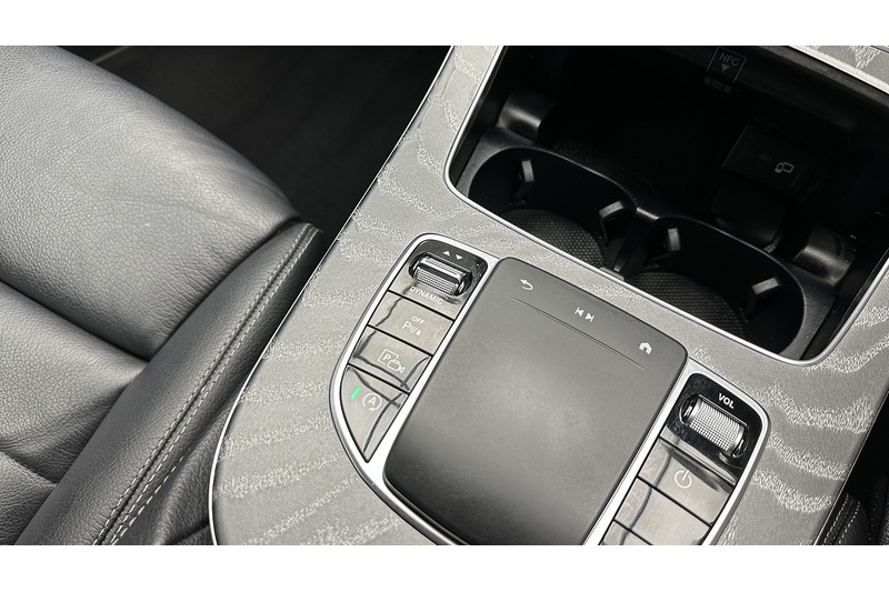 Mercedes-Benz E Class E300h MHEV AMG Line Night Edition - U2960