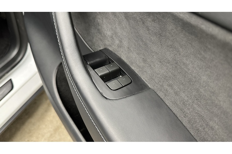 Tesla Model Y  - U2968