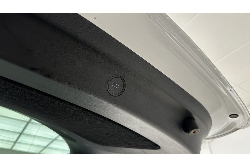 Tesla Model Y  - U2968