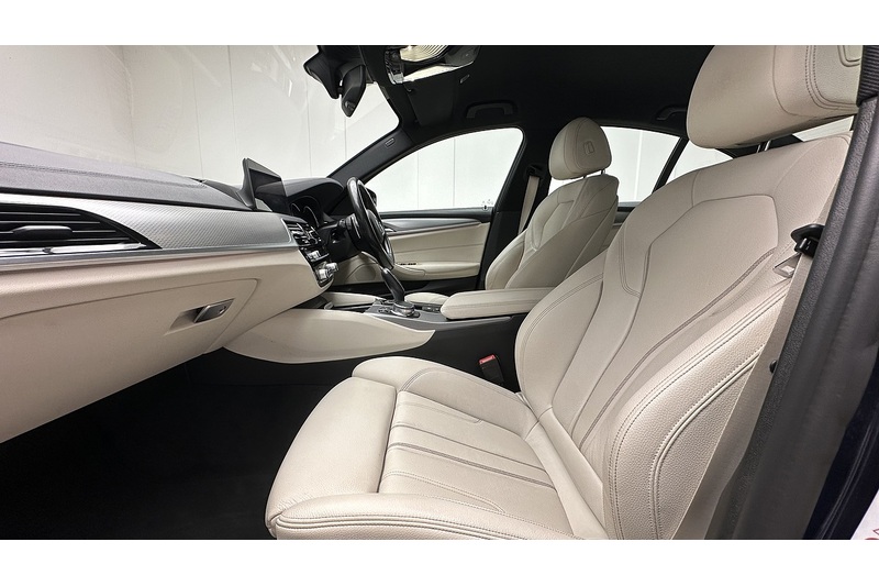 BMW 5 Series 520d M Sport - U2976