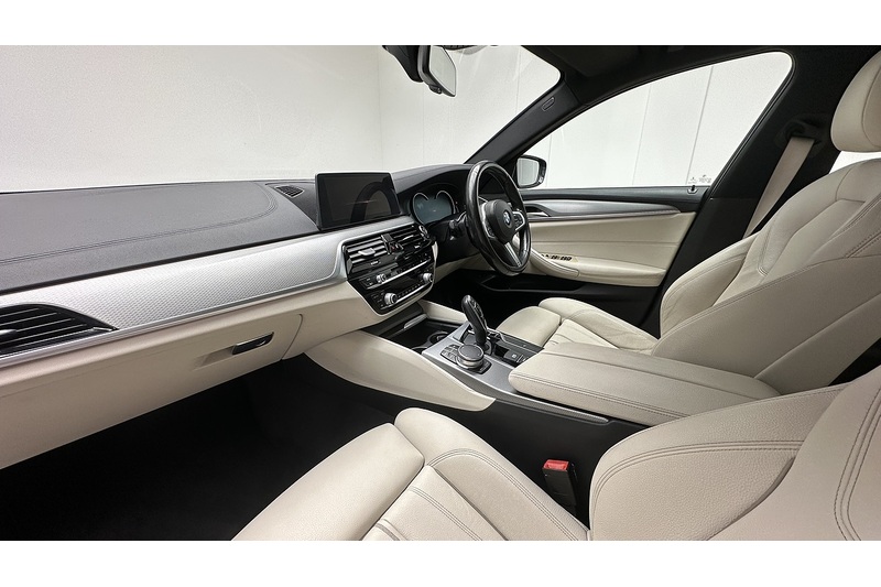 BMW 5 Series 520d M Sport - U2976