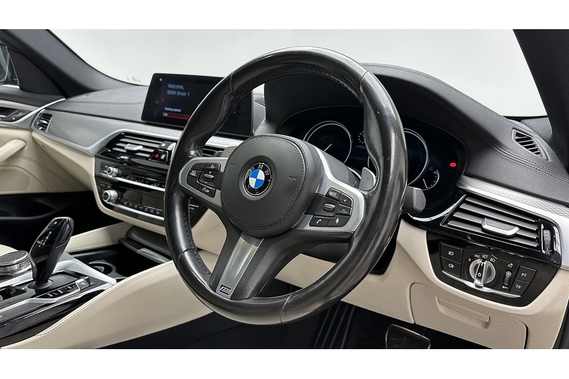 BMW 5 Series 520d M Sport - U2976